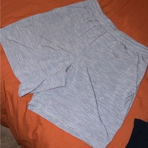 Lululemon Heather Grey shorts w/ liner Size medium men’s